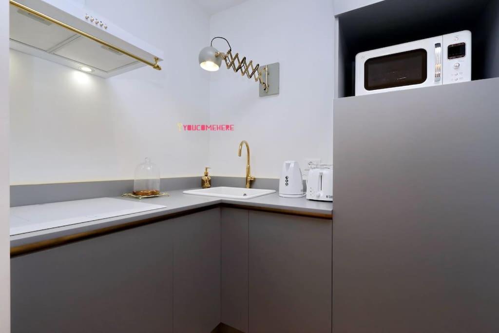 Ych-Renovated And Design Flat Close To The Center โรม ภายนอก รูปภาพ